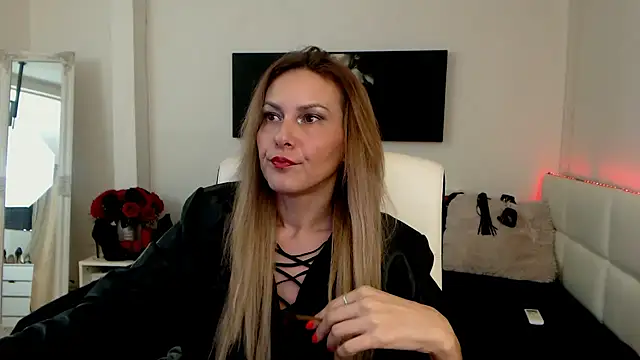 EvelynQueenn online show from 01-18-25, 07:49