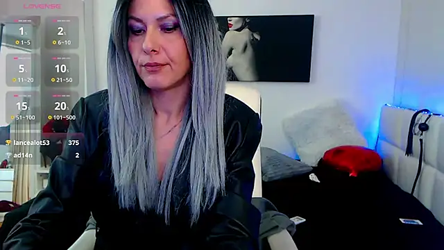 EvelynQueenn online show from 02-17-25, 09:35