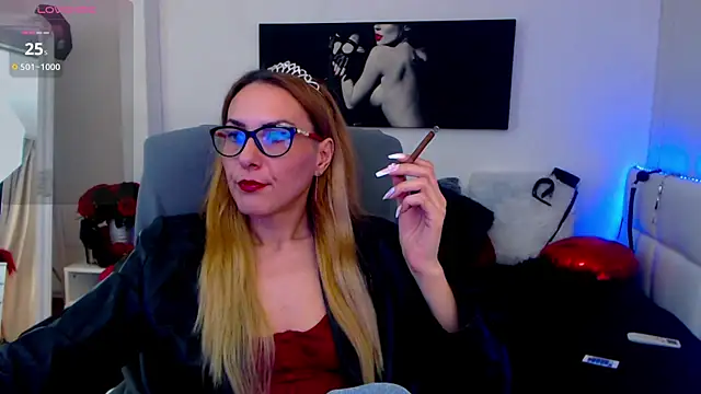 EvelynQueenn online show from 03-22-25, 09:24