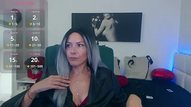 EvelynQueenn online show from 09-25-25, 06:17