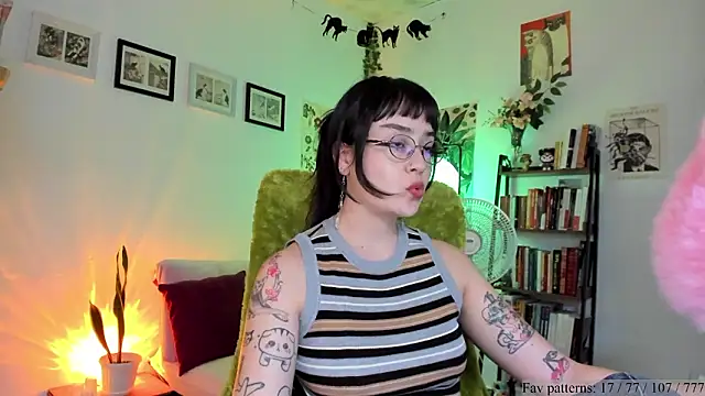 Snapshot of Conlosmichis chatting on 03-28-26, 10:31 Conlosmichis online show from 03-28-26, 10:31