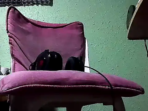 gxXxuesta online show from 10-07-25, 02:31