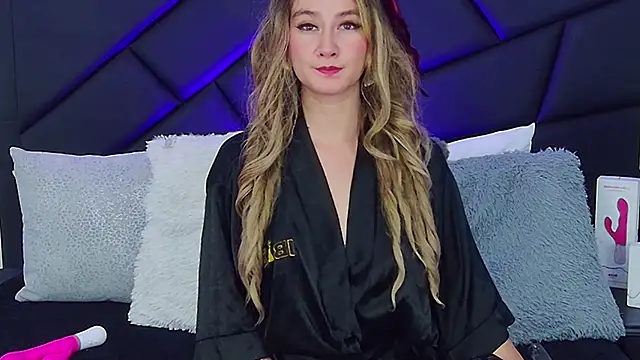 MaryDeniro online show from 01-20-25, 11:10