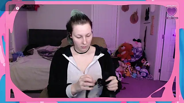 Snapshot of CirqueNoirBlu chatting on 10-10-25, 03:38 CirqueNoirBlu online show from 10-10-25, 03:38