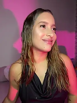 Snapshot of Agnescruzz chatting on 06-18-26, 04:24 Agnescruzz online show from 06-18-26, 04:24