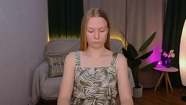 CarolynCohen   online show from 01-26-25, 01:52