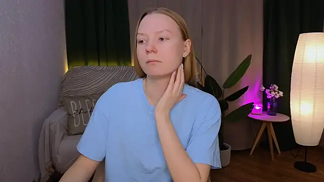 CarolynCohen   online show from 01-27-25, 01:59