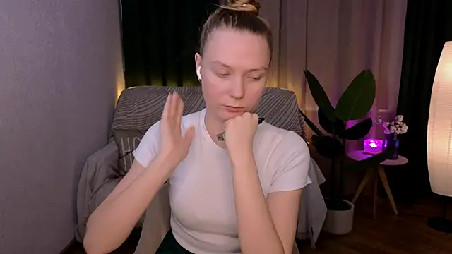 CarolynCohen   online show from 02-16-25, 05:26