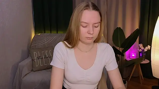 CarolynCohen   online show from 03-10-25, 01:56