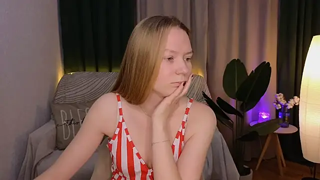 CarolynCohen   online show from 03-17-25, 02:08