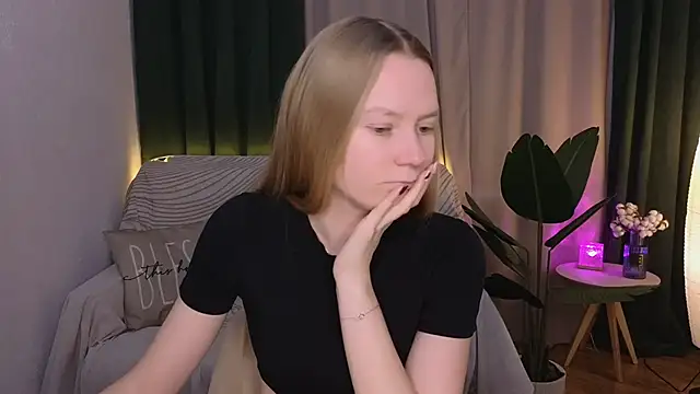 CarolynCohen   online show from 03-23-25, 01:53