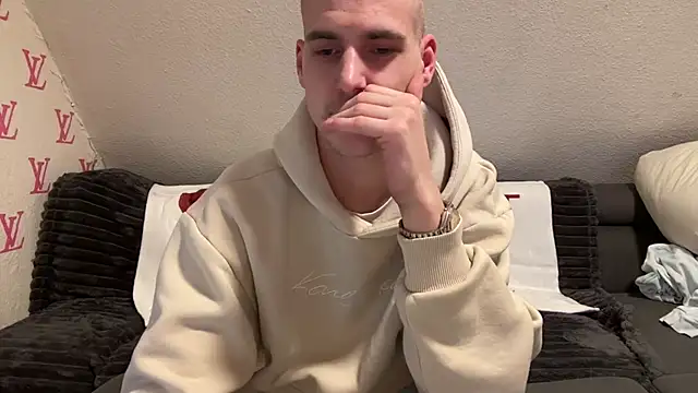 Cookieboy88 online show from 02-05-25, 09:07