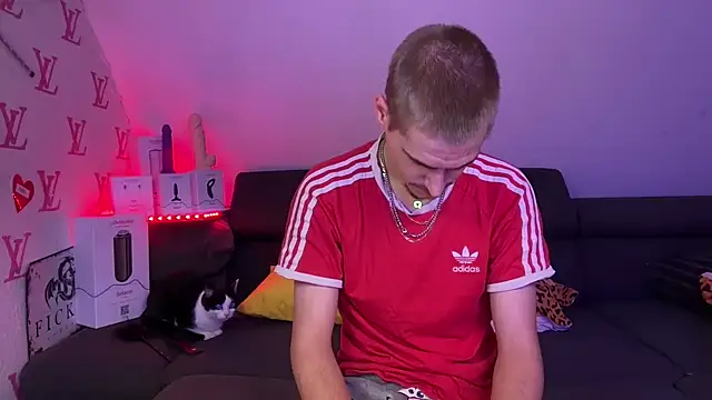 Cookieboy88 online show from 10-28-25, 05:48