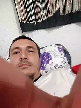 Snapshot of mayk18cm chatting on 10-22-25, 07:46 mayk18cm online show from 10-22-25, 07:46