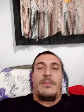 Snapshot of mayk18cm chatting on 10-24-25, 02:46 mayk18cm online show from 10-24-25, 02:46