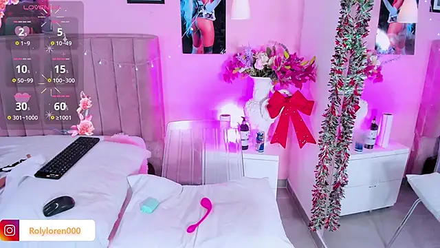 Snapshot of RolyLoren chatting on 12-12-24, 02:37 RolyLoren online show from 12-12-24, 02:37