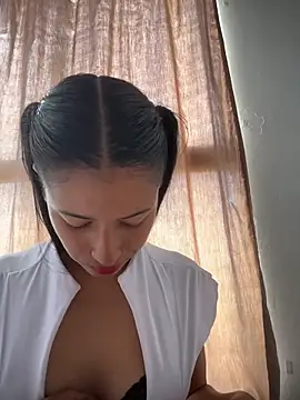 Snapshot of Valentinabaker chatting on 03-25-26, 03:51 Valentinabaker online show from 03-25-26, 03:51