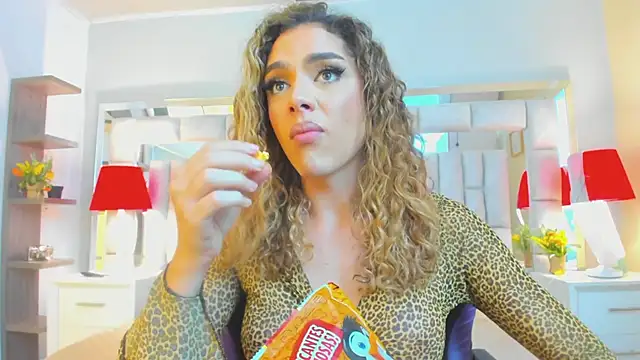 Snapshot of mariiahneedles chatting on 02-12-26, 01:33 mariiahneedles online show from 02-12-26, 01:33