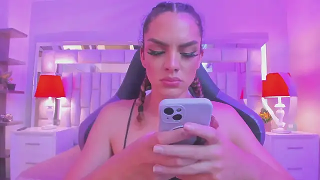 Snapshot of mariiahneedles chatting on 03-08-26, 03:43 mariiahneedles online show from 03-08-26, 03:43