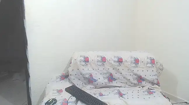 Snapshot of spicycouplex chatting on 12-24-24, 06:44 spicycouplex online show from 12-24-24, 06:44