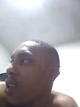 Snapshot of spicycouplex chatting on 09-25-25, 04:05 spicycouplex online show from 09-25-25, 04:05