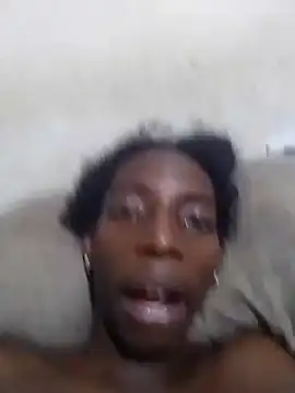 Snapshot of spicycouplex chatting on 10-11-25, 12:10 spicycouplex online show from 10-11-25, 12:10