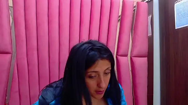 Snapshot of Cameron_cutte chatting on 12-15-24, 07:13 Cameron cutte online show from 12-15-24, 07:13