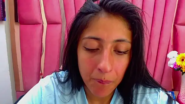 Snapshot of Cameron_cutte chatting on 01-04-25, 09:54 Cameron cutte online show from 01-04-25, 09:54