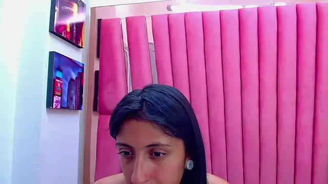 Snapshot of Cameron_cutte chatting on 01-18-25, 07:17 Cameron cutte online show from 01-18-25, 07:17