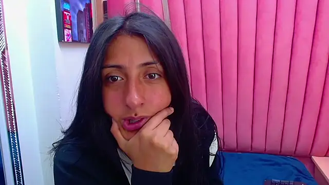 Snapshot of Cameron_cutte chatting on 02-08-25, 03:08 Cameron cutte online show from 02-08-25, 03:08
