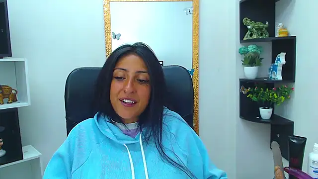 Snapshot of Cameron_cutte chatting on 02-12-25, 08:49 Cameron cutte online show from 02-12-25, 08:49