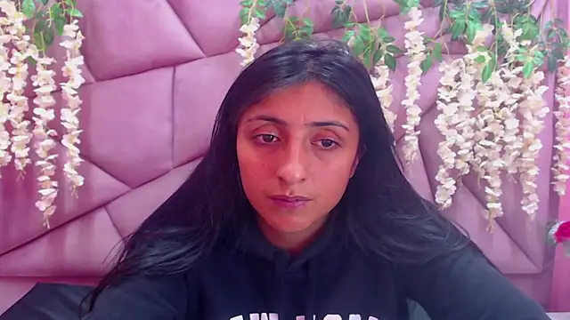 Snapshot of Cameron_cutte chatting on 03-22-25, 02:37 Cameron cutte online show from 03-22-25, 02:37