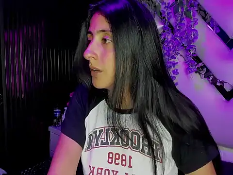 Cameron cutte online show from 12-21-25, 03:24