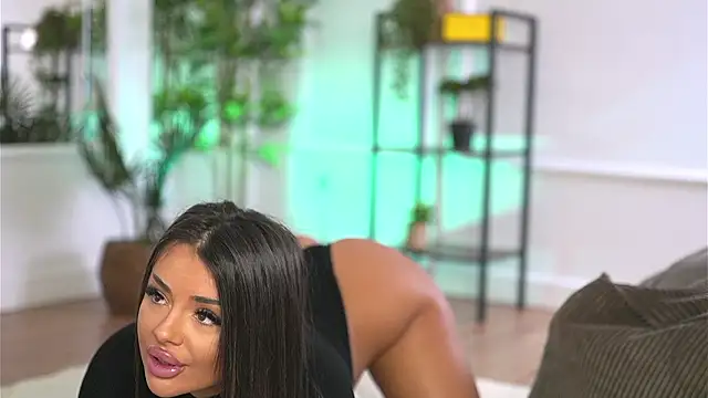 Snapshot of Cherrysweett chatting on 02-13-26, 06:42 Cherrysweett online show from 02-13-26, 06:42