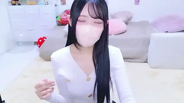 Snapshot of Suzu_ch_xx chatting on 04-28-26, 12:43 Suzu ch xx online show from 04-28-26, 12:43