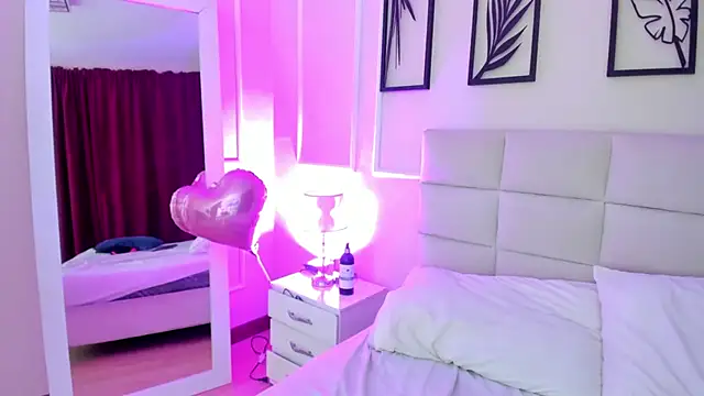 Snapshot of Alisa__walker chatting on 01-09-25, 09:47 Alisa walker online show from 01-09-25, 09:47