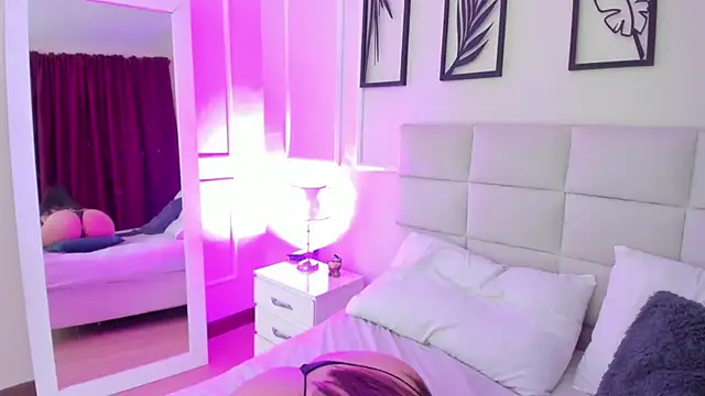 Snapshot of Alisa__walker chatting on 01-21-25, 12:25 Alisa walker online show from 01-21-25, 12:25