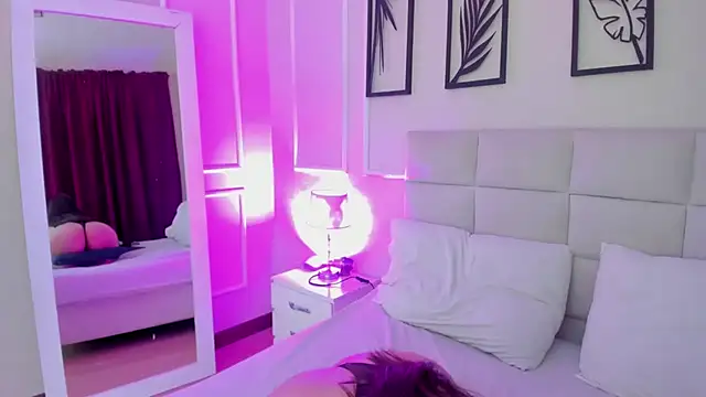 Snapshot of Alisa__walker chatting on 02-01-25, 02:16 Alisa walker online show from 02-01-25, 02:16