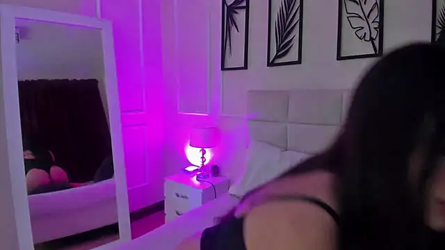 Snapshot of Alisa__walker chatting on 02-11-25, 08:10 Alisa walker online show from 02-11-25, 08:10