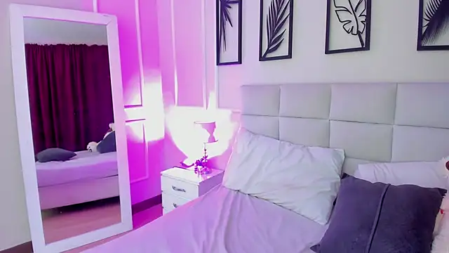 Snapshot of Alisa__walker chatting on 02-21-25, 11:10 Alisa walker online show from 02-21-25, 11:10