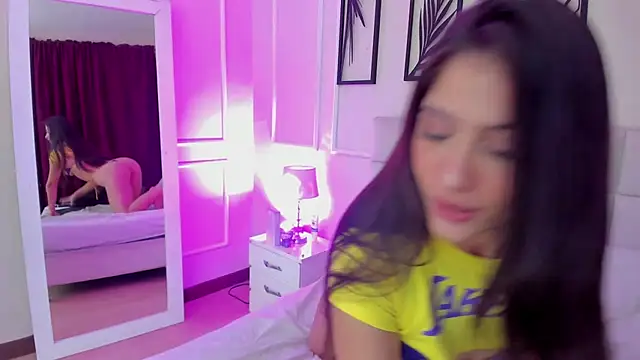 Snapshot of Alisa__walker chatting on 03-08-25, 12:44 Alisa walker online show from 03-08-25, 12:44