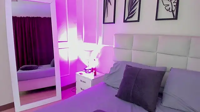 Snapshot of Alisa__walker chatting on 03-11-25, 11:37 Alisa walker online show from 03-11-25, 11:37