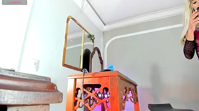 Snapshot of Jimena_Grey chatting on 10-19-25, 06:03 Jimena Grey online show from 10-19-25, 06:03