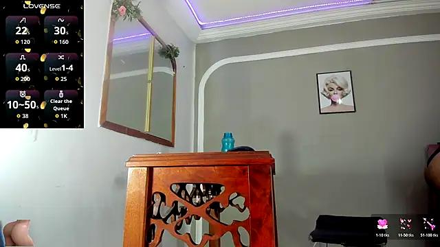 Snapshot of Jimena_Grey chatting on 10-28-25, 07:38 Jimena Grey online show from 10-28-25, 07:38