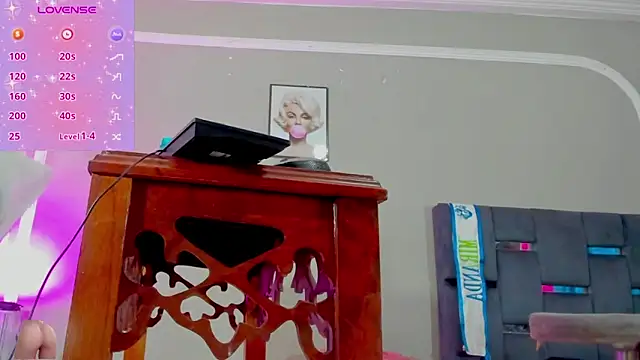 Jimena Grey online show from 06-11-26, 08:45
