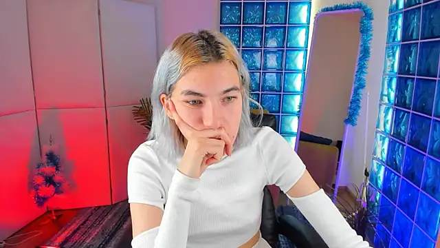 Mia Cheers online show from 12-06-24, 01:44