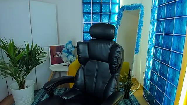 Mia Cheers online show from 12-13-24, 01:44