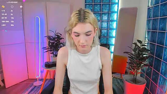 Mia Cheers online show from 01-29-25, 04:52