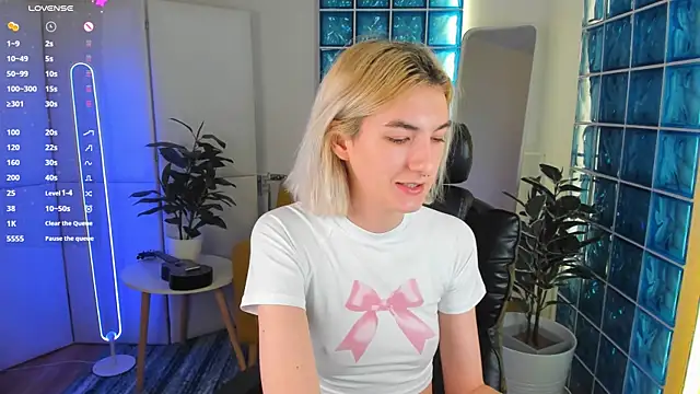 Mia Cheers online show from 02-09-25, 01:46