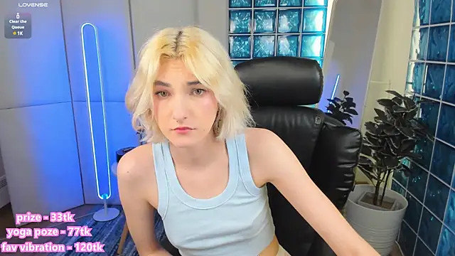 Mia Cheers online show from 03-20-25, 04:53